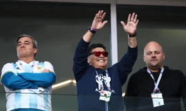 Maradona phản pháo chuyện kì thị cổ động viên châu Á ở World Cup