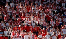 Đội tuyển vừa bị loại, Liên đoàn bóng đá Ba Lan lại nhận án phạt