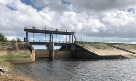 Nắng nóng 'đổ lửa', hồ nước ngọt lớn nhất Phú Quốc báo động