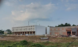 Khu đô thị giao đất một nơi thu hồi một nẻo là do sơ sót soạn văn bản 