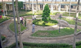 Người đàn ông tử vong trong công viên bệnh viện có vết thương trên cổ 