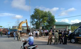 Phá dỡ hàng loạt công trình, nhà ở xây dựng bao chiếm ở Phú Quốc