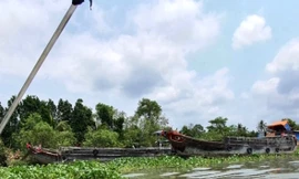 Điều tra vụ 3 người tử vong sau khi 2 tàu rượt đuổi nhau trên sông Tiền 