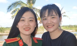 Ba bóng hồng cùng huyện ở Sóc Trăng tình nguyện nhập ngũ	