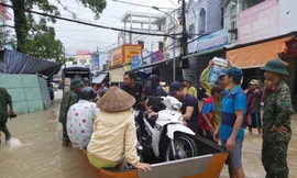Mưa lớn kéo dài, Phú Quốc như trong cơn 'đại hồng thủy'