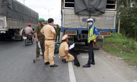 Tông vào đuôi xe tải dừng đỗ bên đường, một người tử vong tại chỗ