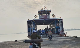  Phà Rạch Miễu, Tân Phú được ‘bật đèn xanh’ dùng... phà hết hạn sử dụng