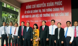 Thủ tướng Nguyễn Xuân Phúc thăm và làm việc tại Trường Đại học Cần Thơ