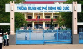 Gần 500 học sinh lớp 11 ở Phú Quốc phải thi lại do lộ đề