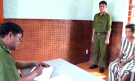 Khởi tố nghịch tử giết cha mẹ ruột, đâm cháu trọng thương