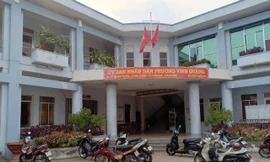 Kiểm điểm Chủ tịch phường thu phương tiện của dân 