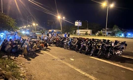 Bắt giữ 52 đối tượng đua xe trên cầu Cần Thơ lúc rạng sáng