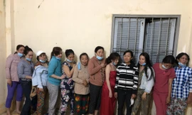 Sòng bạc của quý bà trong căn nhà bỏ hoang ở Tiền Giang