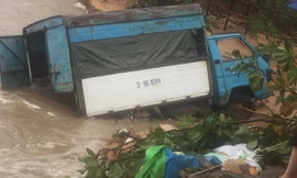 Toàn cảnh người dân đảo ngọc quay cuồng trong trận lũ lịch sử ở Phú Quốc