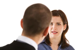 Khi vợ chồng không tin nhau