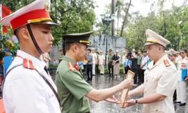 Công an Hà Nội tuyên dương 50 gương thanh niên tiên tiến làm theo lời Bác