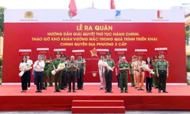 Ra quân hướng dẫn thủ tục hành chính trong triển khai chính quyền địa phương 2 cấp