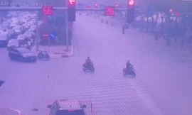 Nam tài xế chở người đi cấp cứu vượt đèn đỏ được gỡ thông báo phạt nguội