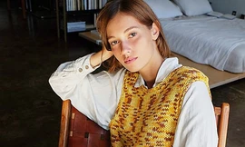 Áo len sweater vest chính thức trở lại, nhưng phiên bản 2021 có khác đôi chút