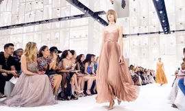 Người giàu không ít, nhưng vì sao chỉ có khoảng 4000 phụ nữ được sở hữu đồ Haute Couture?