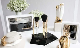 11 cách hay và nhanh nhất để làm sạch tất cả mọi thứ trong túi trang điểm của bạn