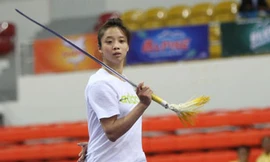 Võ sĩ Dương Thúy Vi nén đau lên ngôi