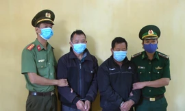 2 đối tượng tổ chức cho người khác xuất cảnh trái phép sang Trung Quốc bị bắt giữ.