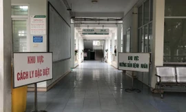 Hiện 2 vợ chồng người Anh đang được cách ly tại khu cách ly đặc biệt, Bệnh viện Đa khoa tỉnh.