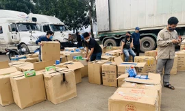 Lô hàng hơn một triệu chiếc khẩu trang bị bắt giữ tại Cửa khẩu đường bộ số 2 Kim Thành. 