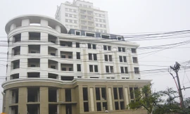 Báo cáo vụ 'nắn thiết kế đường dẫn tránh nhà giàu'