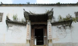 Dinh thự vua Mèo trên cao nguyên đá