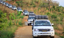 Đoàn xe "Hành trình từ Trái Tim" tại ngã Ba Đông Dương