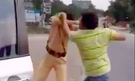 Khởi tố người đàn ông đánh tới tấp CSGT tỉnh Gia Lai 