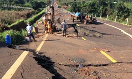 Đường Hồ Chí Mình đoạn tránh Chư Sê hỏng nghiêm trọng