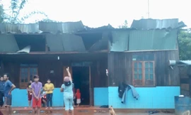 Lốc xoáy kinh hoàng, 41 nhà dân bị tốc mái, hư hại