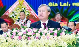 Ủy viên Bộ Chính trị, Thường trực Ban Bí thư Trần Quốc Vượng phát biểu tại Đại hội