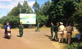 Lực lượng chức năng phong tỏa lối vào Lữ đoàn tăng thiết giáp 273