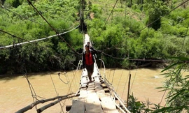 Nguy hiểm cầu treo thôn 2, xã Đắk Côi 