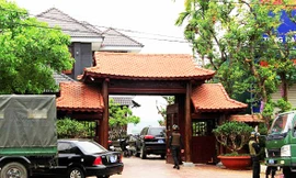 Khám xét nhà gỗ khủng của "Sơn Cầu Giấy"