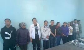 Các đối tượng trong vụ đánh bạc. Ảnh Công an tỉnh Kon Tum