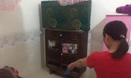 Thập bị gia đình chị T. bắt quả tang có hành vi đồi bại với con gái tại phòng ngủ nhà chị T.