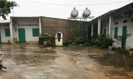 Khu nhà với nhiều phòng trọ được bà Hà thuê lại