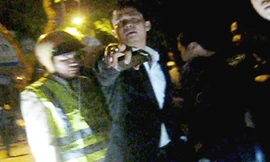 "Thiếu gia" hành hung nữ phóng viên đang tác nghiệp