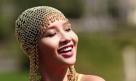 Mai Khôi ném đá 8-3