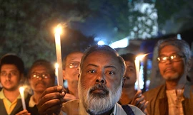 Cảnh sát Ấn Độ cướp xác nữ sinh bị cưỡng hiếp