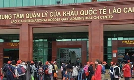 200 tấn hàng, 1.000 khách quốc tế 'xông đất' Lào Cai