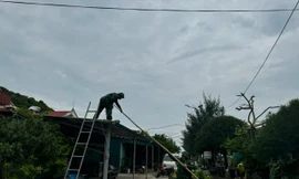 Hỗ trợ dân trên các đảo ứng phó trước khi siêu bão YAGI đổ bộ