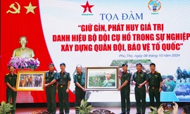 Tận hiến vì nhân dân là đặc trưng của Bộ đội Cụ Hồ