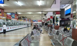 Bến xe lớn nhất TPHCM vắng chưa từng thấy ngày 30 Tết