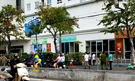 Lực lượng chức năng điều tra vụ việc.